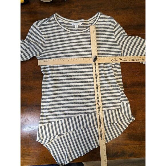 CAbi Asymmetrical Striped Knit Long Sleeves Gray Top Women's Extra Small - Picture 5 of 5